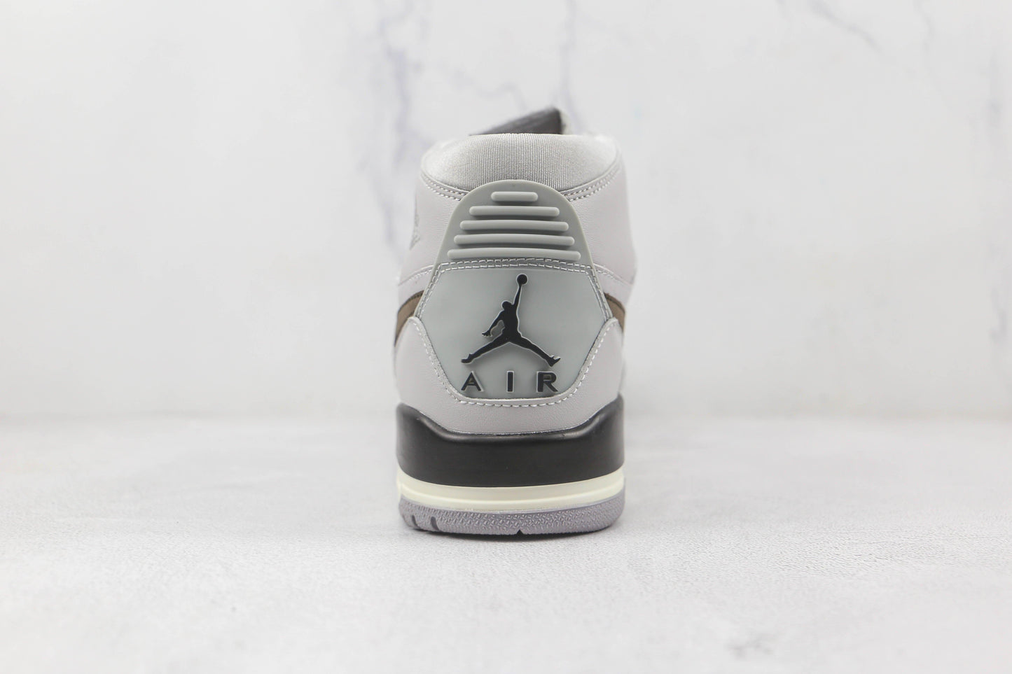 Designer Air Jordan Legacy AT4040 002