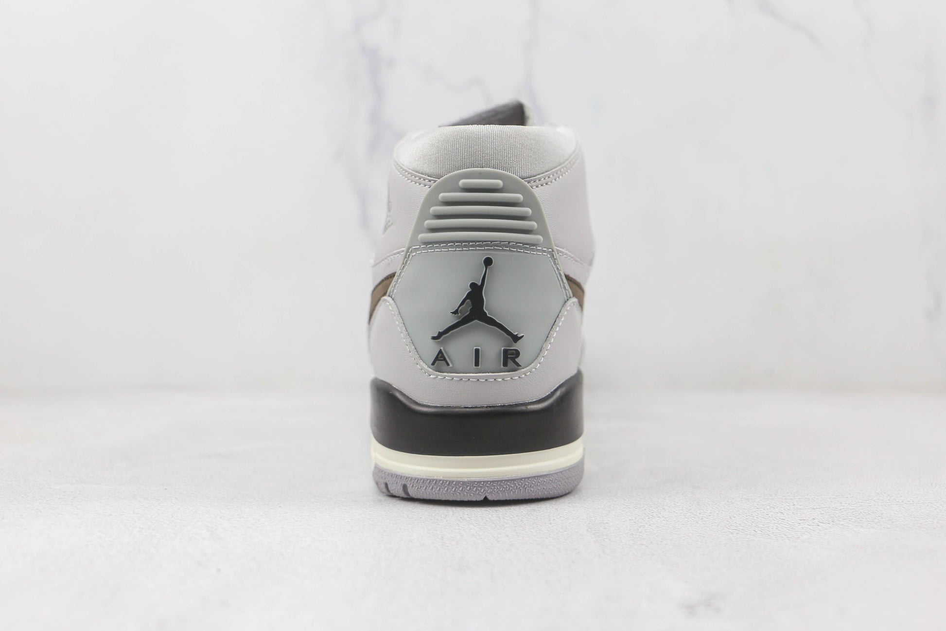 Designer Air Jordan Legacy AT4040 002