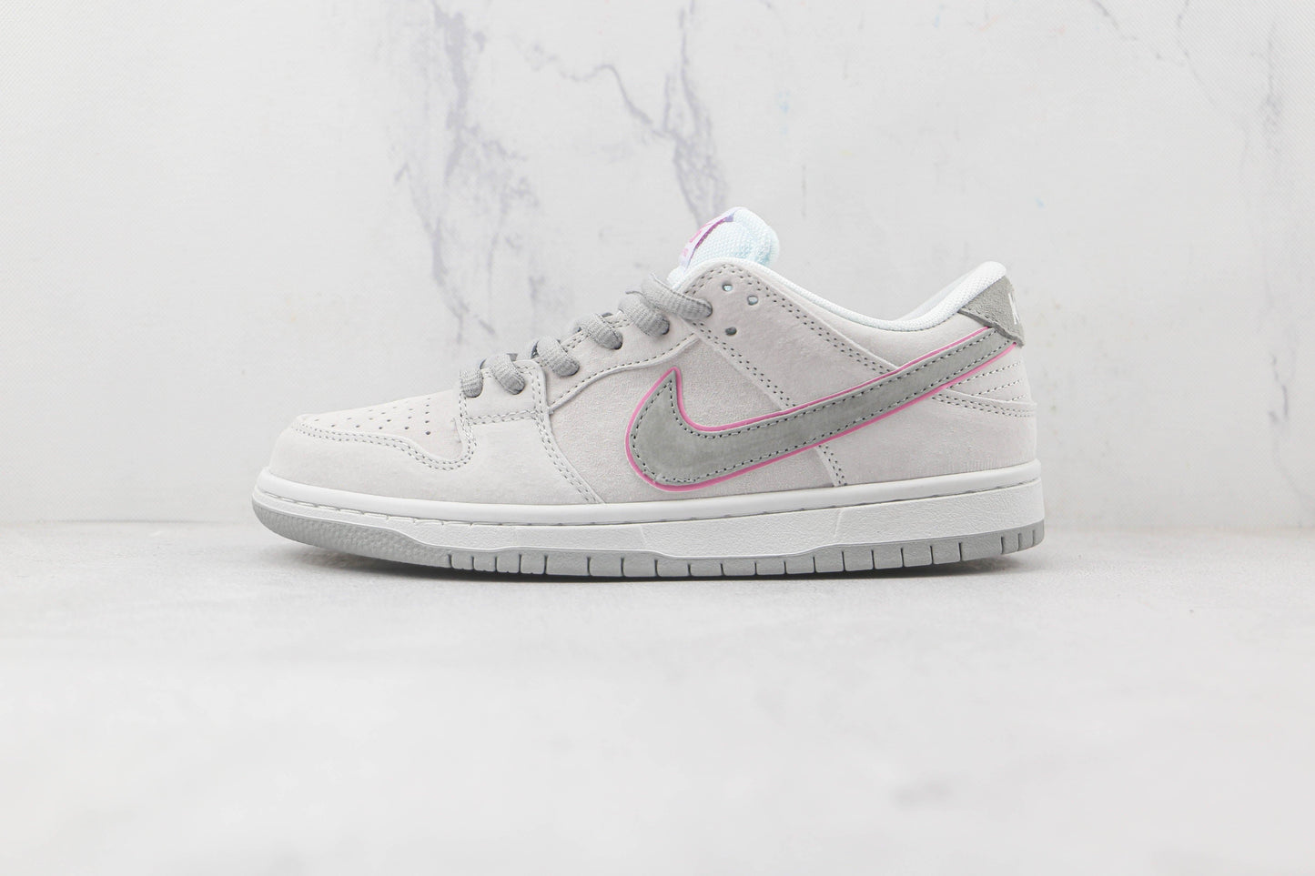 Designer SB Zoom Dunk Low Pro IW