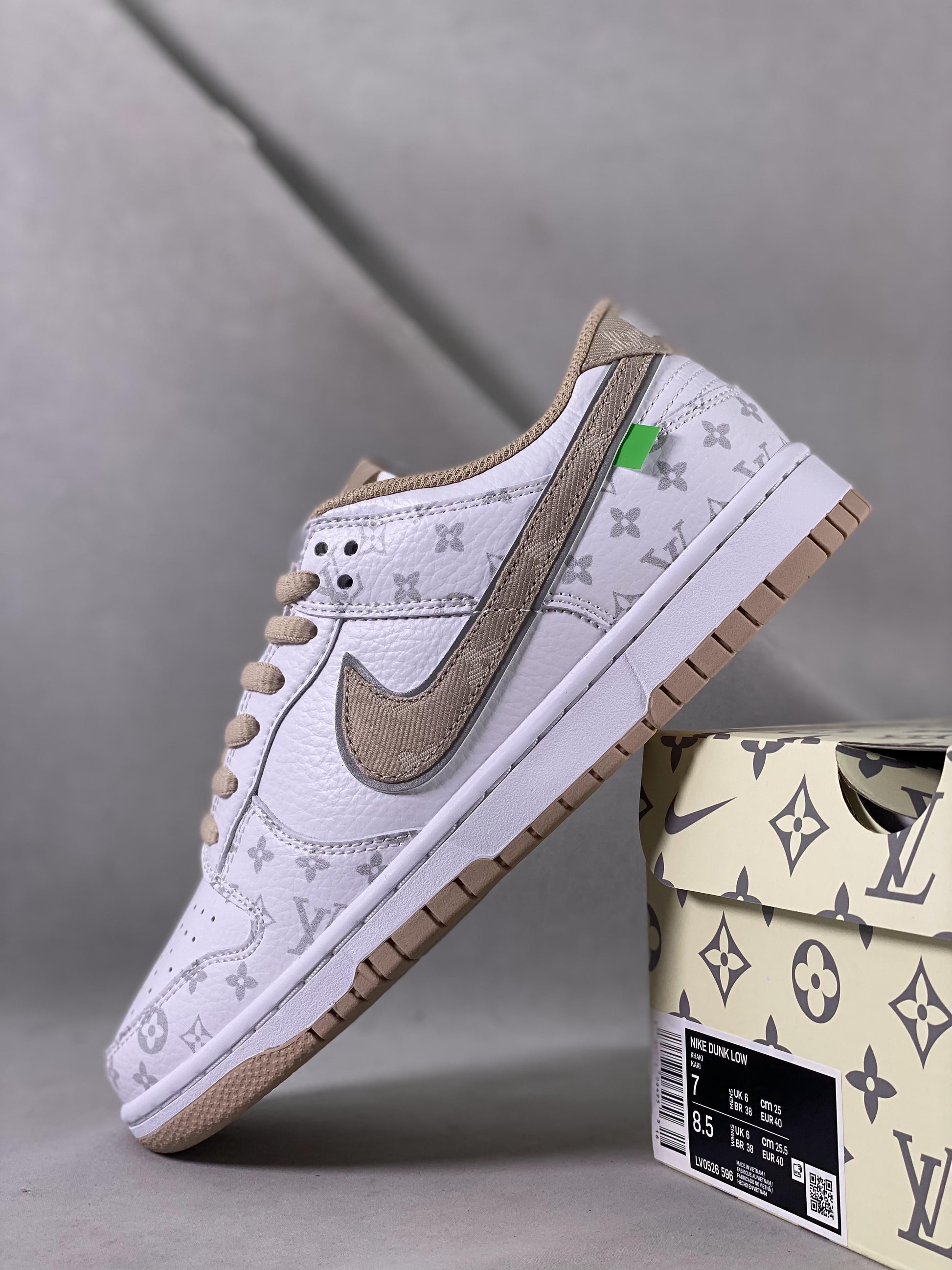 Designer SB Dunk Low x LV LV0526 596