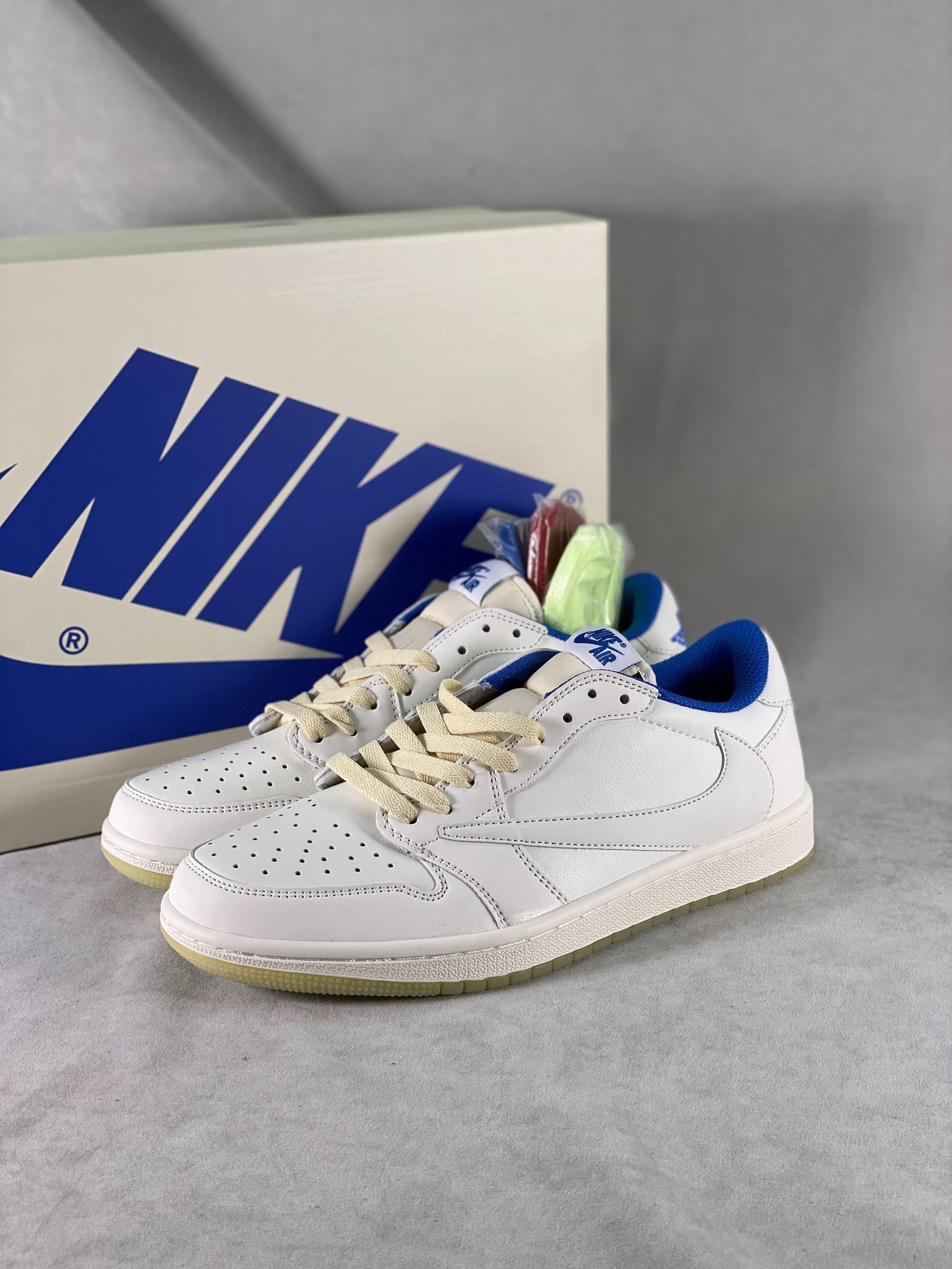 Designer Travis Scott x Fragment x Air Jordan 1 Low DM7866 149