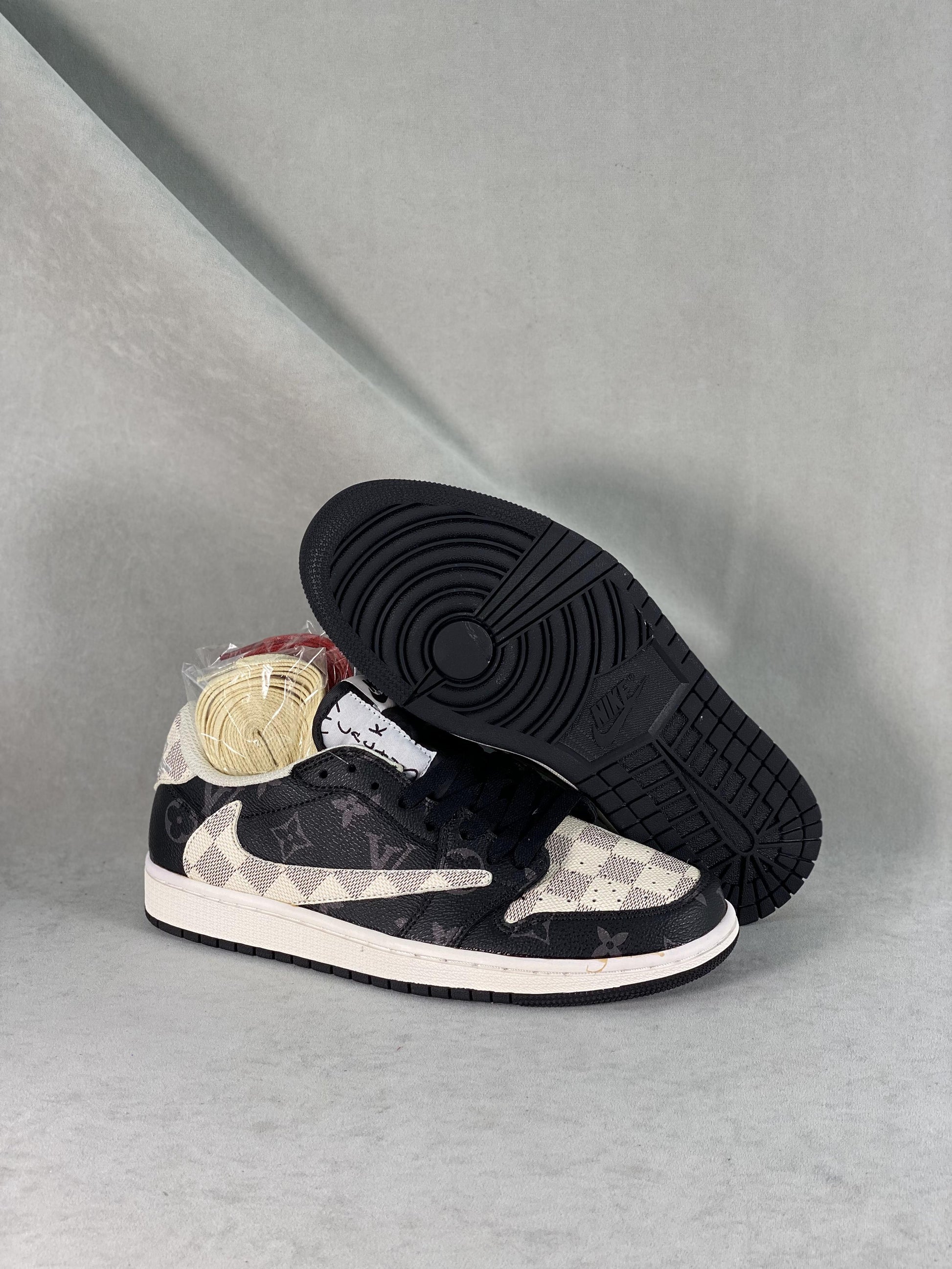 Designer Travis Scott x Fragment x Air Jordan 1 Low TS x LV DM7866-512