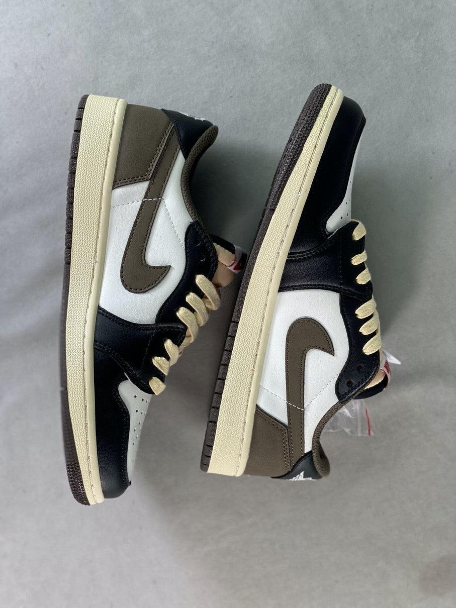 Designer Travis Scott × Air Jordan 1 Low OG “Reverse M CQ4277 105