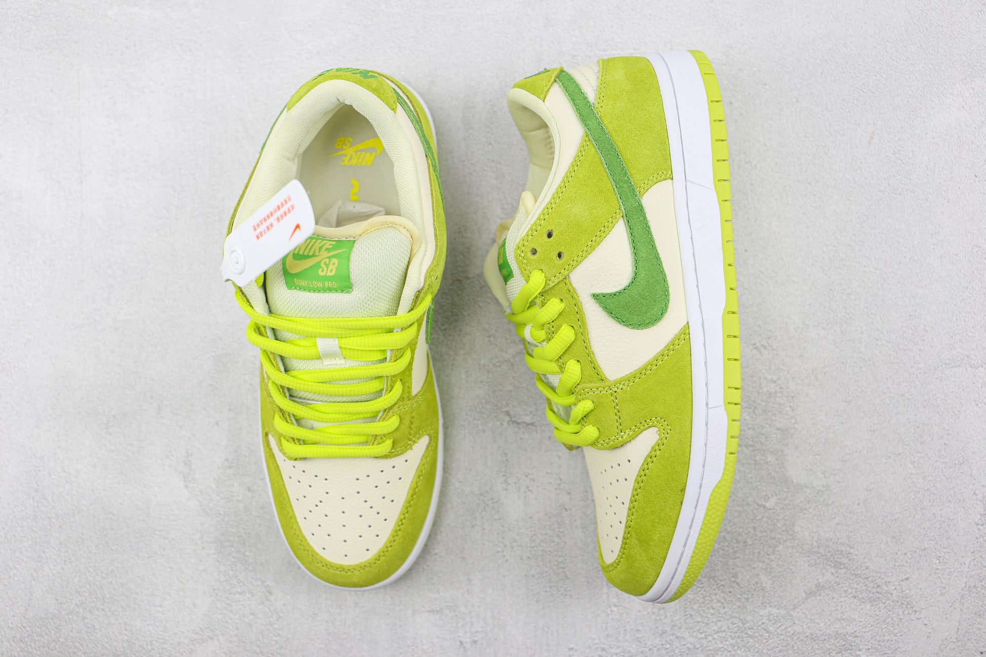 Designer NK SB Dunk Low Pro Sour Apple DM0807-300