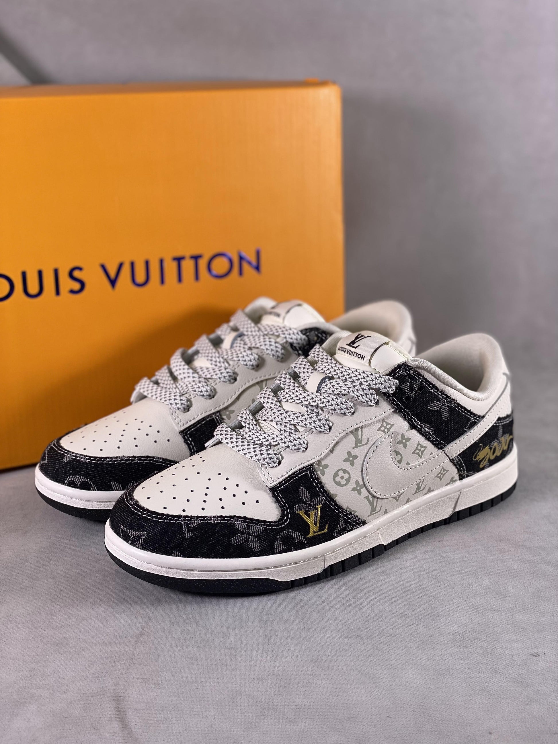 Designer SB Dunk Low x LV FC1688 163