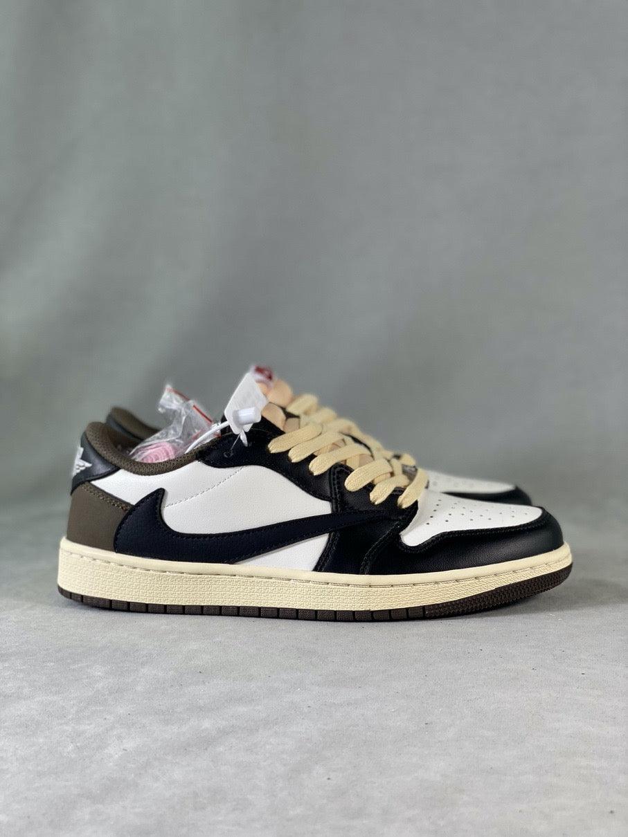 Designer Travis Scott × Air Jordan 1 Low OG “Reverse M CQ4277 105