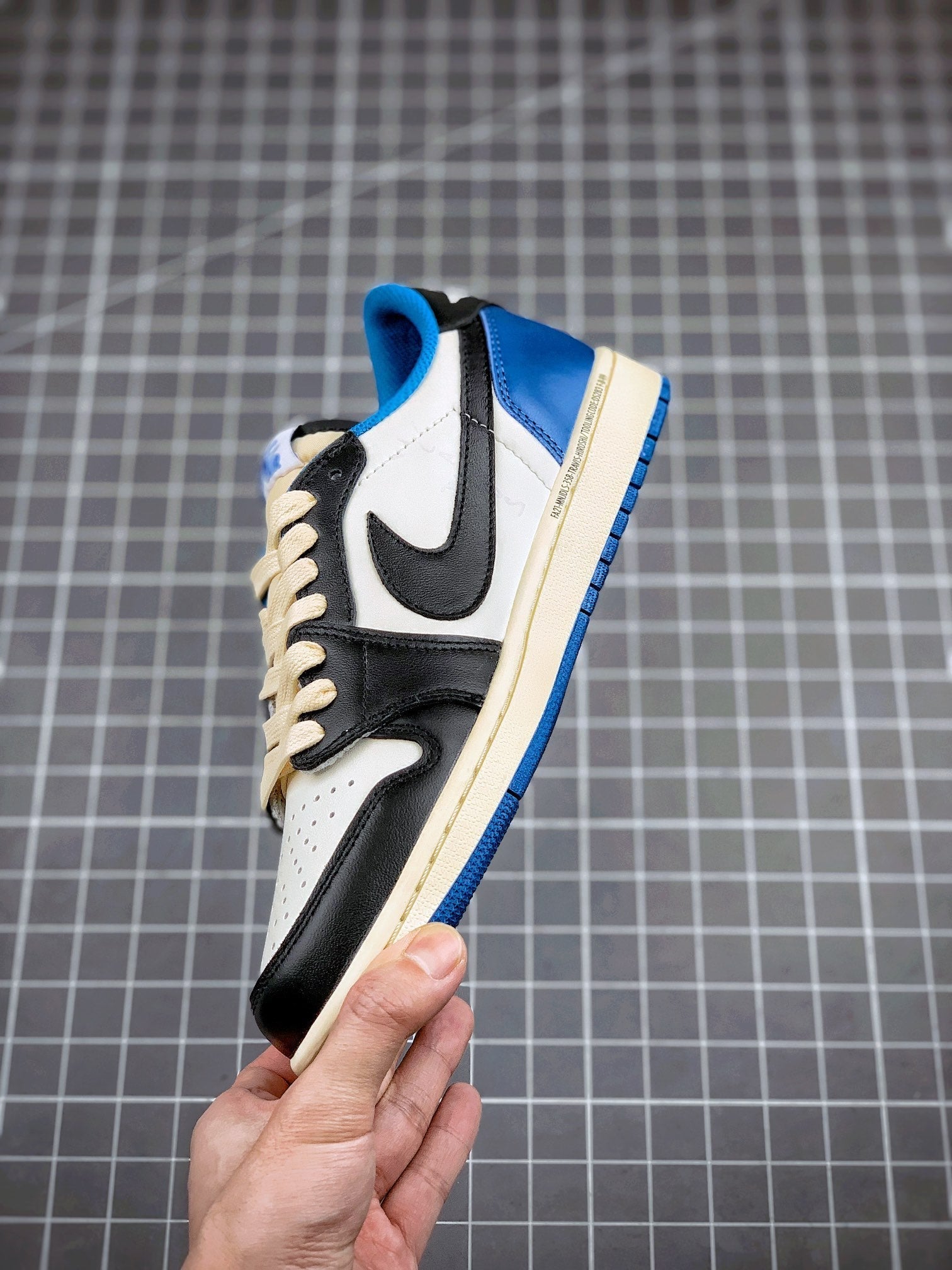 Designer Air Jordan 1 Low Fragment x T-Scott - DM7866-140