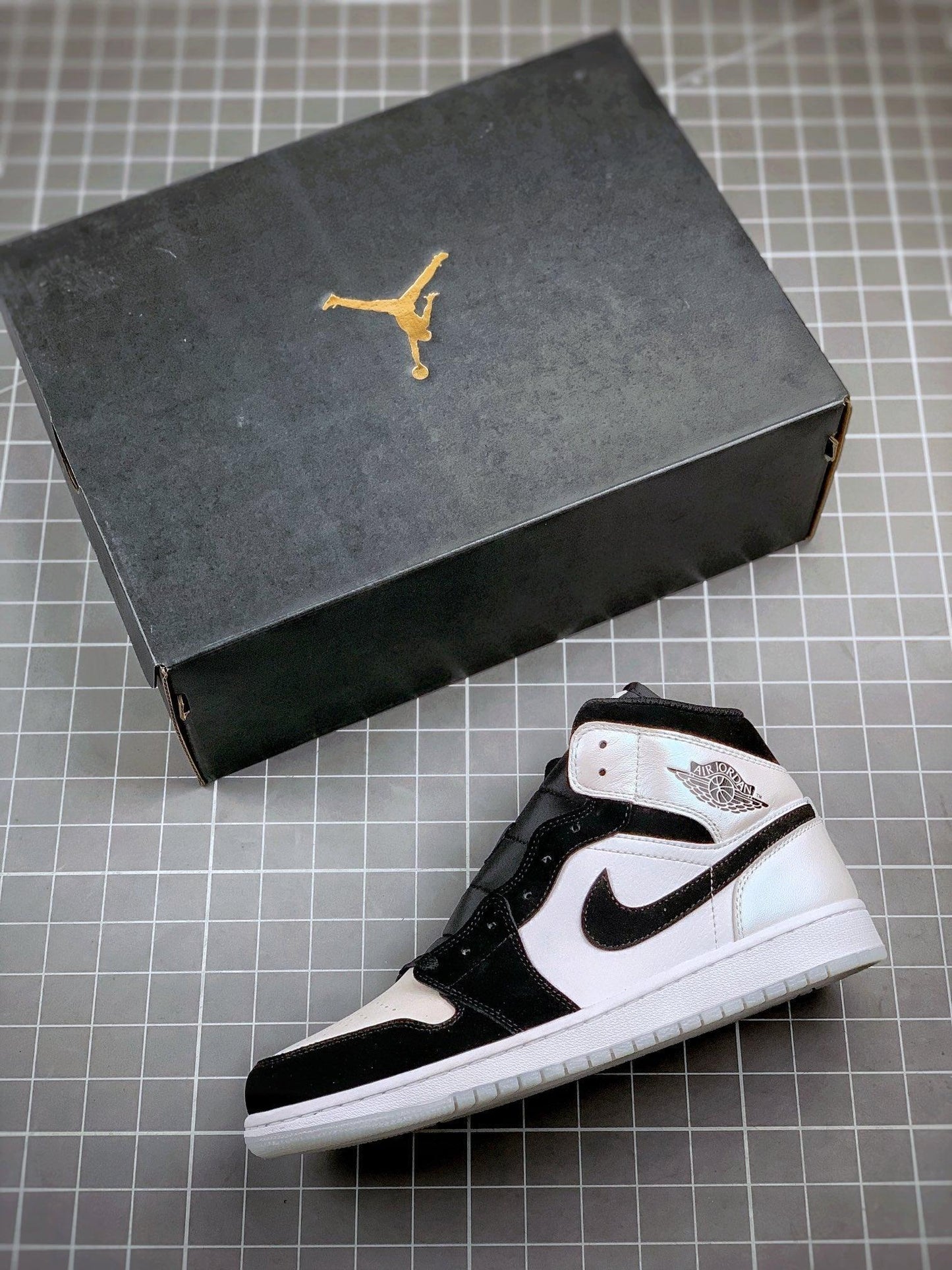 Designer Air Jordan 1 MID Black and White Panda