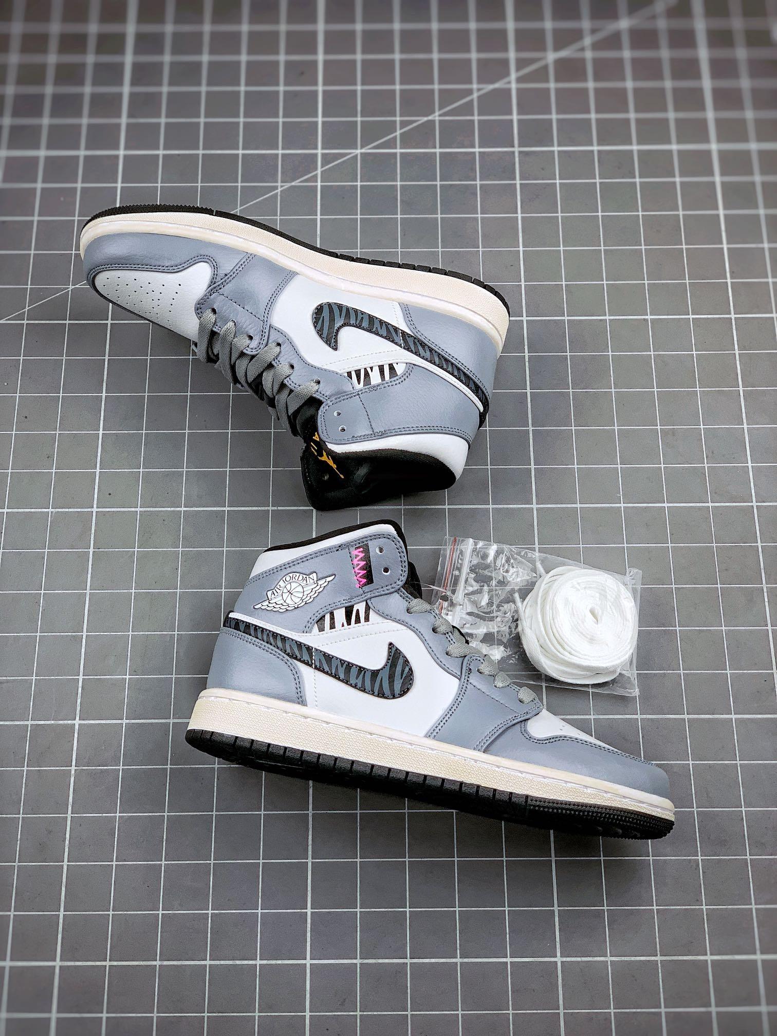 Designer Air Jordan 1 MID Year of the Tiger Limited Dark Grey 554724-170