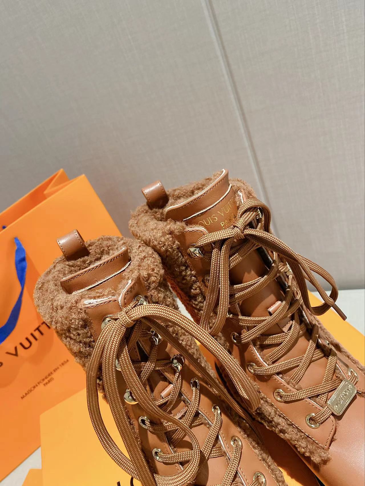 Luxury Shoes - LU-V - 616