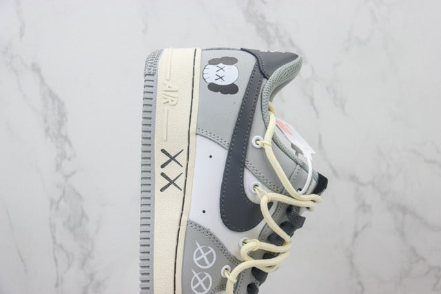 Designer Air Force 1 Low x KAWS KS6868-666