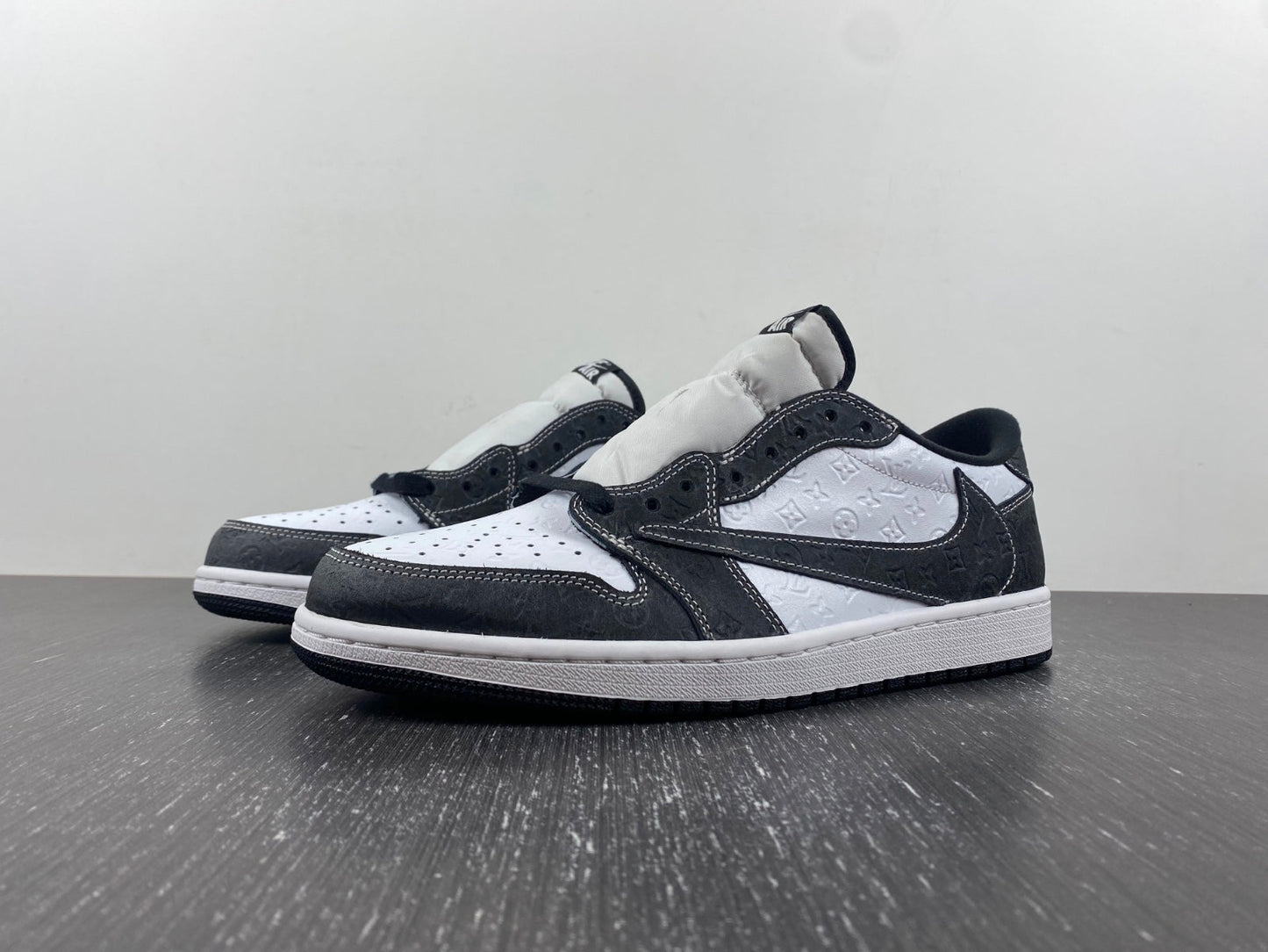 Designer Air Jordan 1 x LV dl2211-001