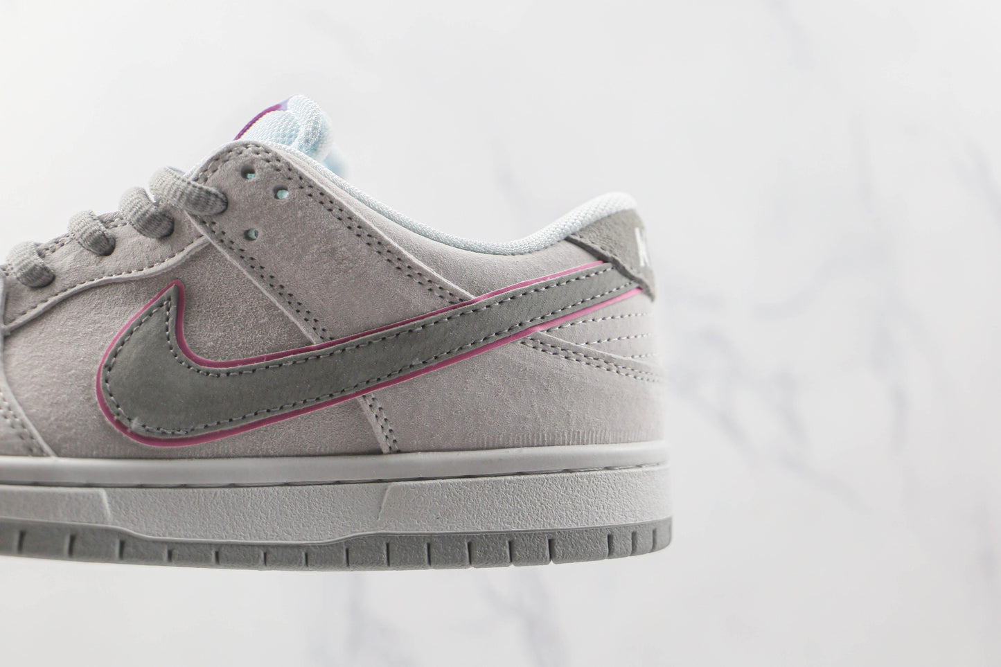 Designer SB Zoom Dunk Low Pro IW