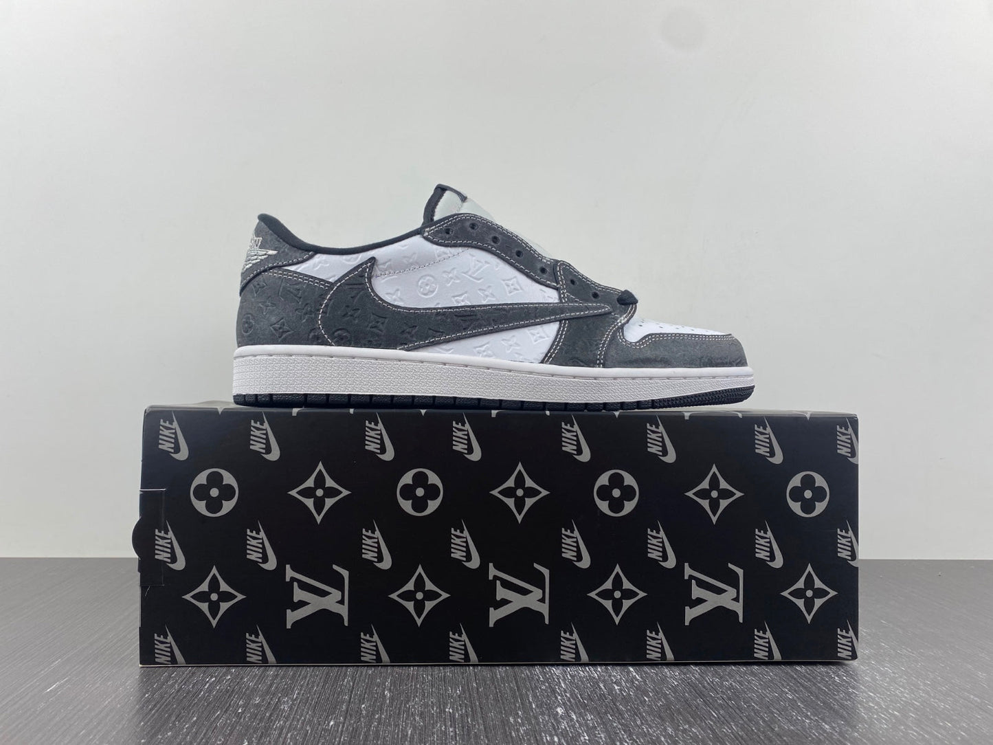 Designer Air Jordan 1 x LV dl2211-001