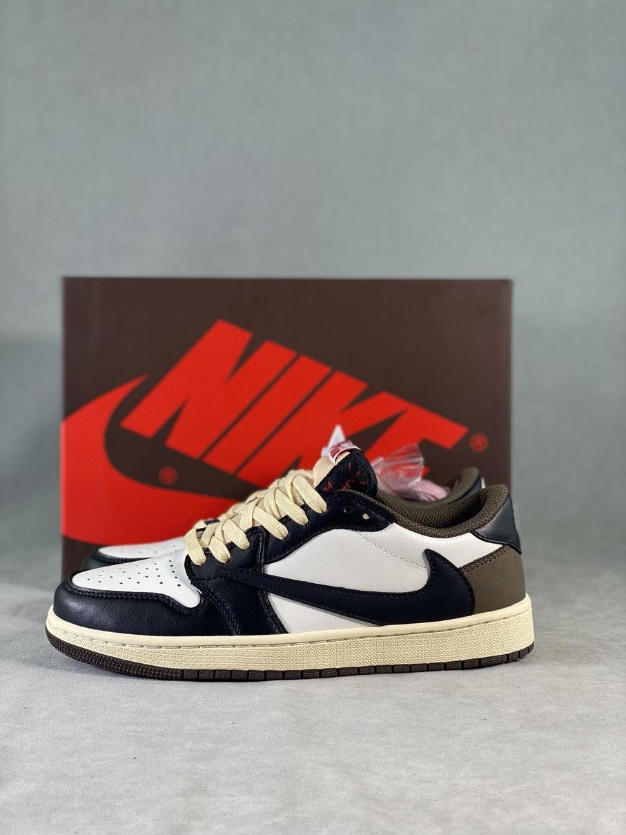 Designer Travis Scott × Air Jordan 1 Low OG “Reverse M CQ4277 105