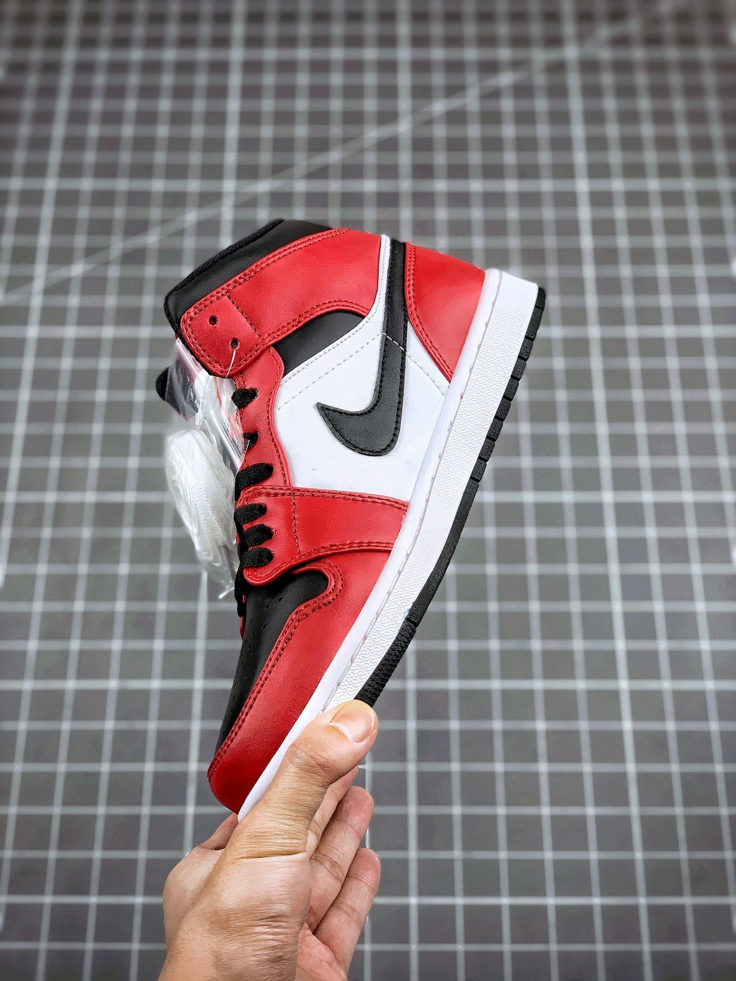 Designer Air Jordan 1 Mid “Gym Red” 554724-069