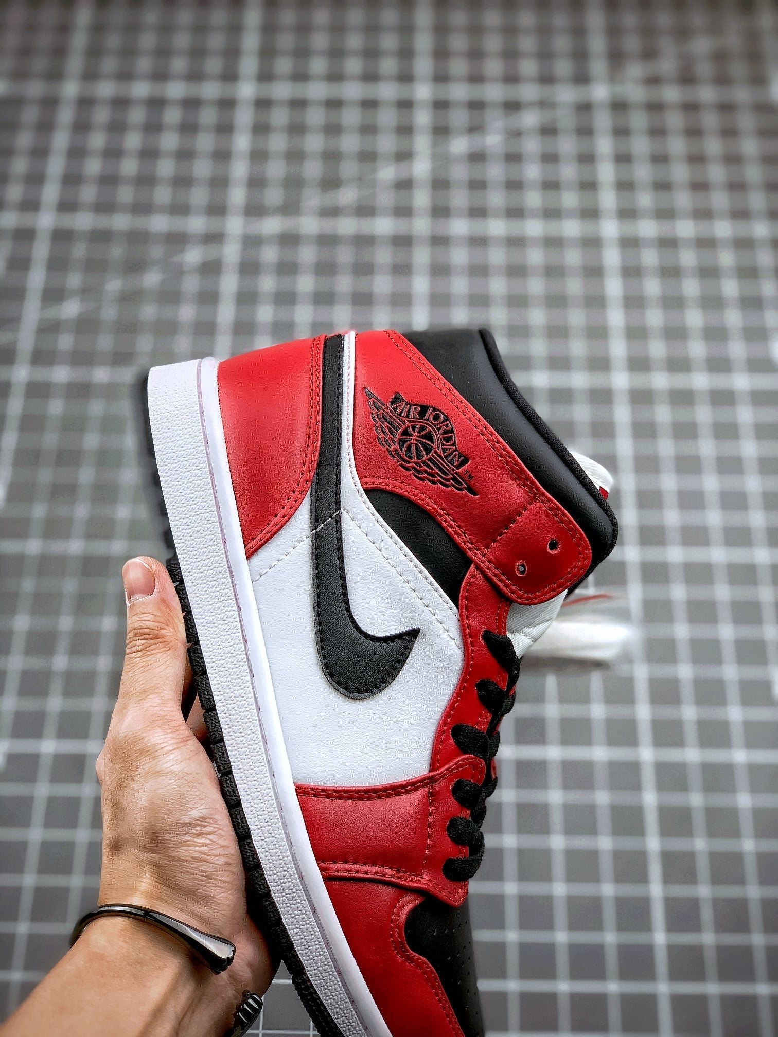 Designer Air Jordan 1 Mid “Gym Red” 554724-069