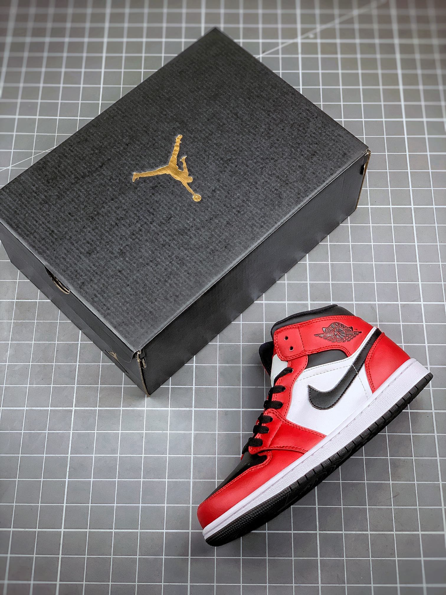 Designer Air Jordan 1 Mid “Gym Red” 554724-069