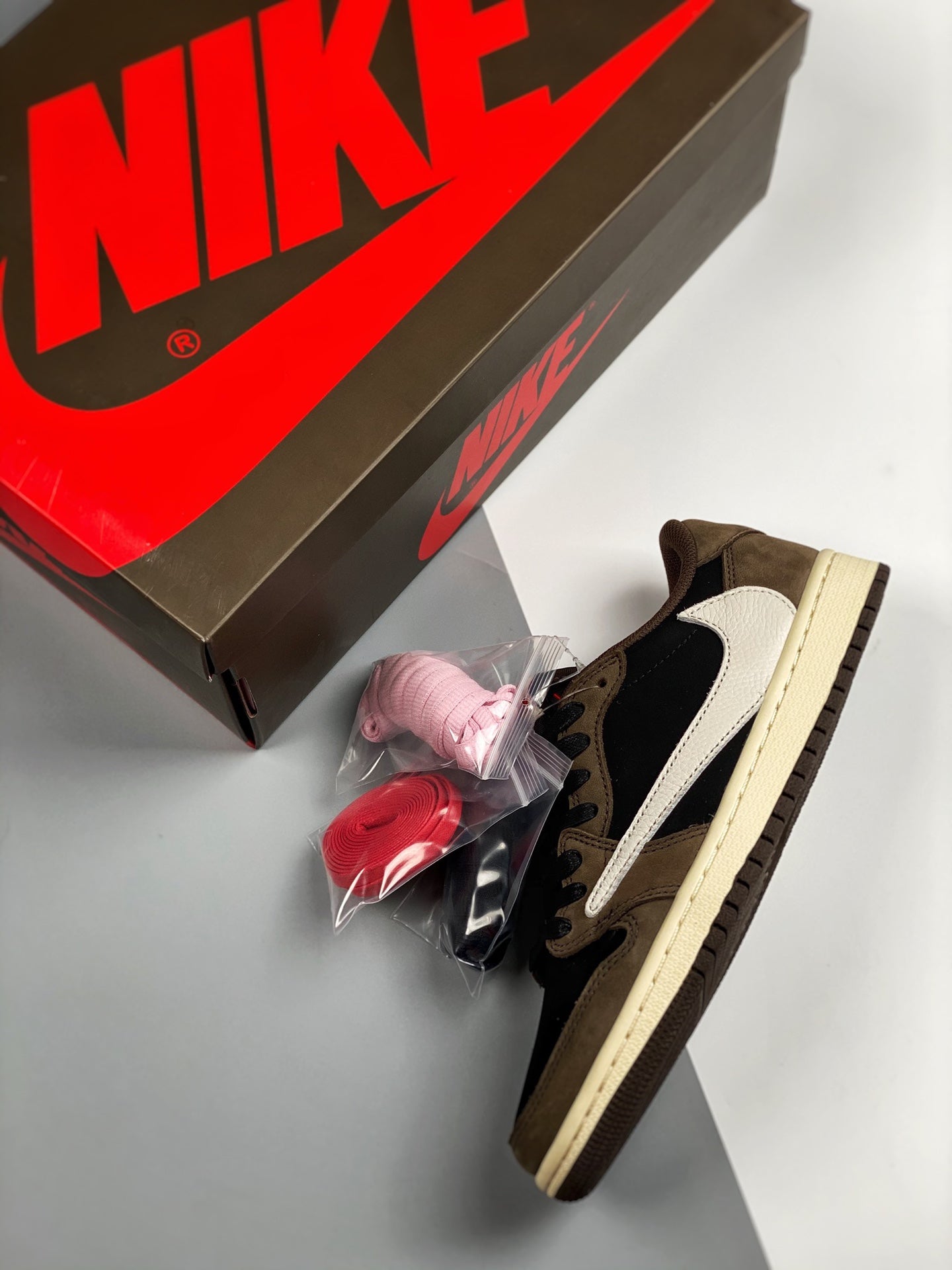 Designer Air Jordan 1 Retro Low OG SP Travis Scott - CQ4277-001