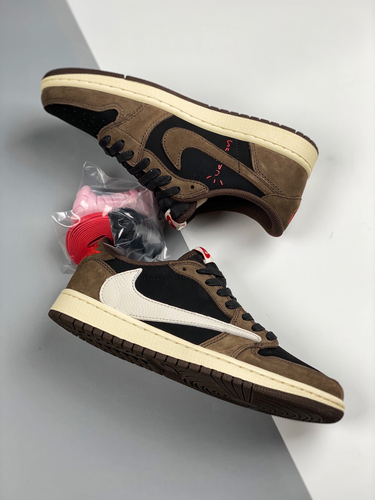 Designer Air Jordan 1 Retro Low OG SP Travis Scott - CQ4277-001