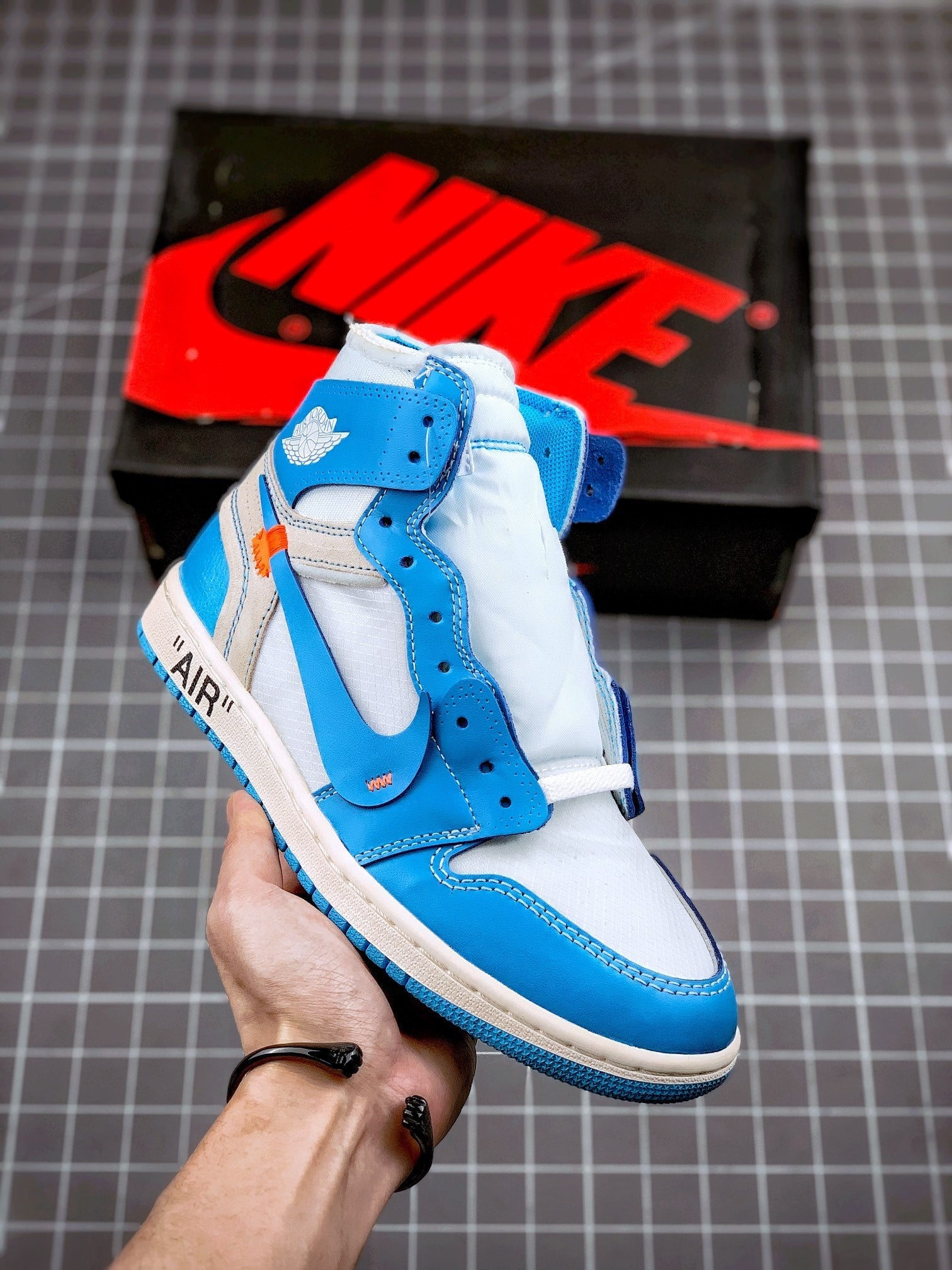 Designer Air Jordan 1 Retro High OG 'UNC' University Blue x OFF-W