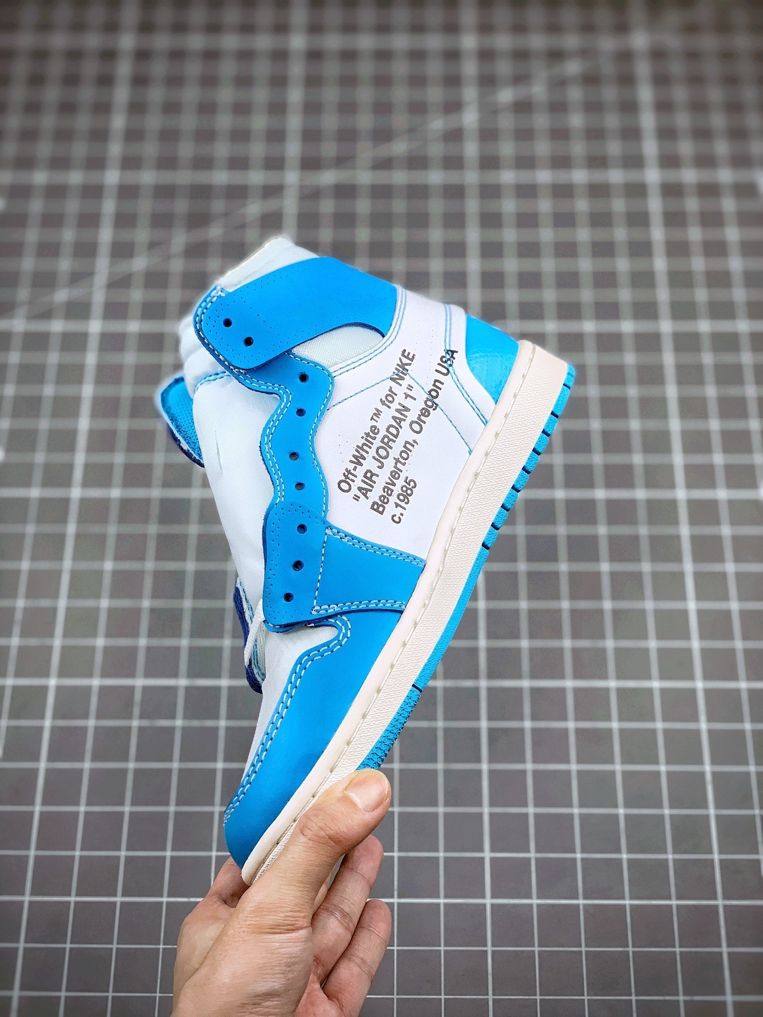 Designer Air Jordan 1 Retro High OG 'UNC' University Blue x OFF-W