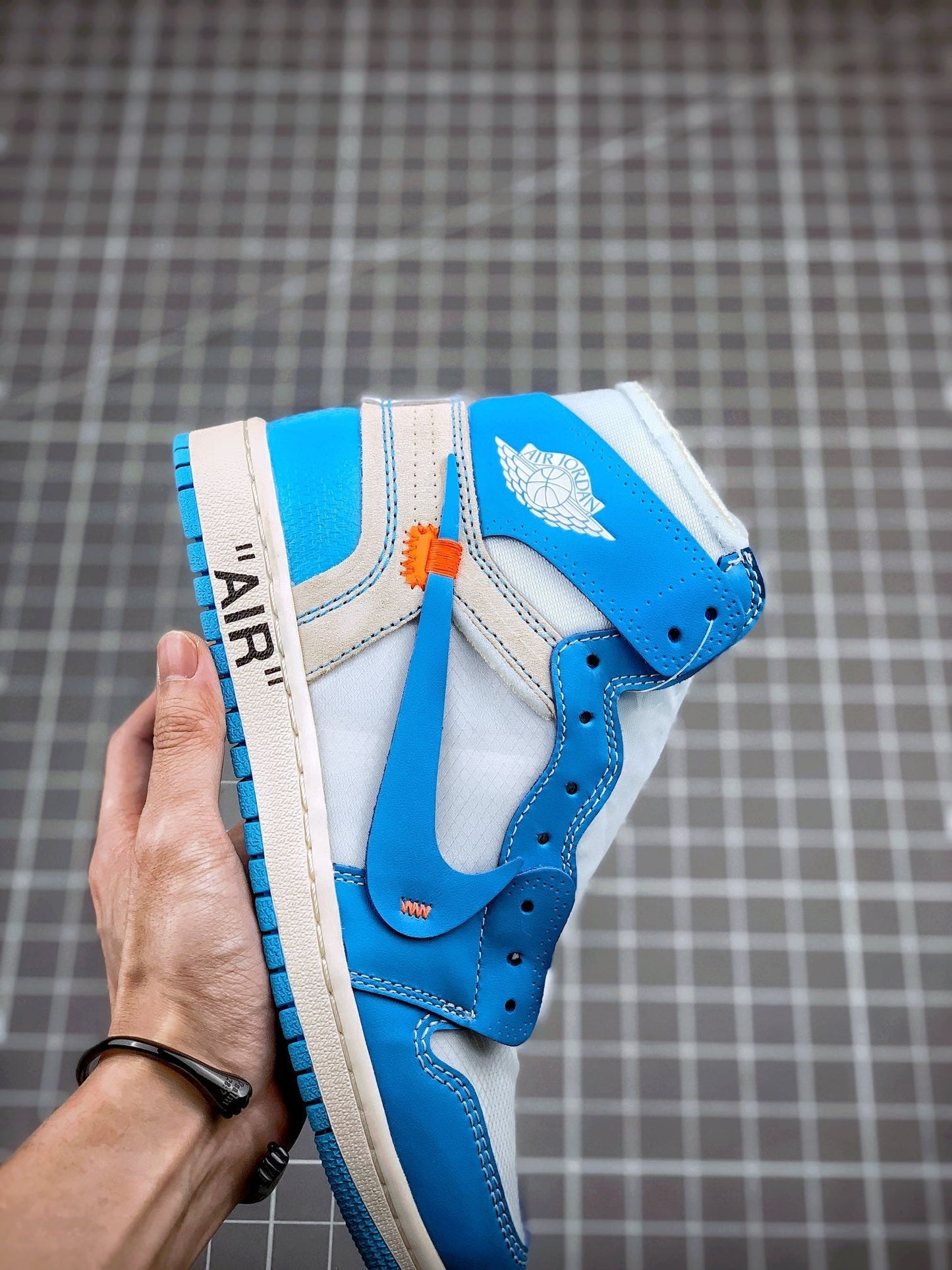 Designer Air Jordan 1 Retro High OG 'UNC' University Blue x OFF-W