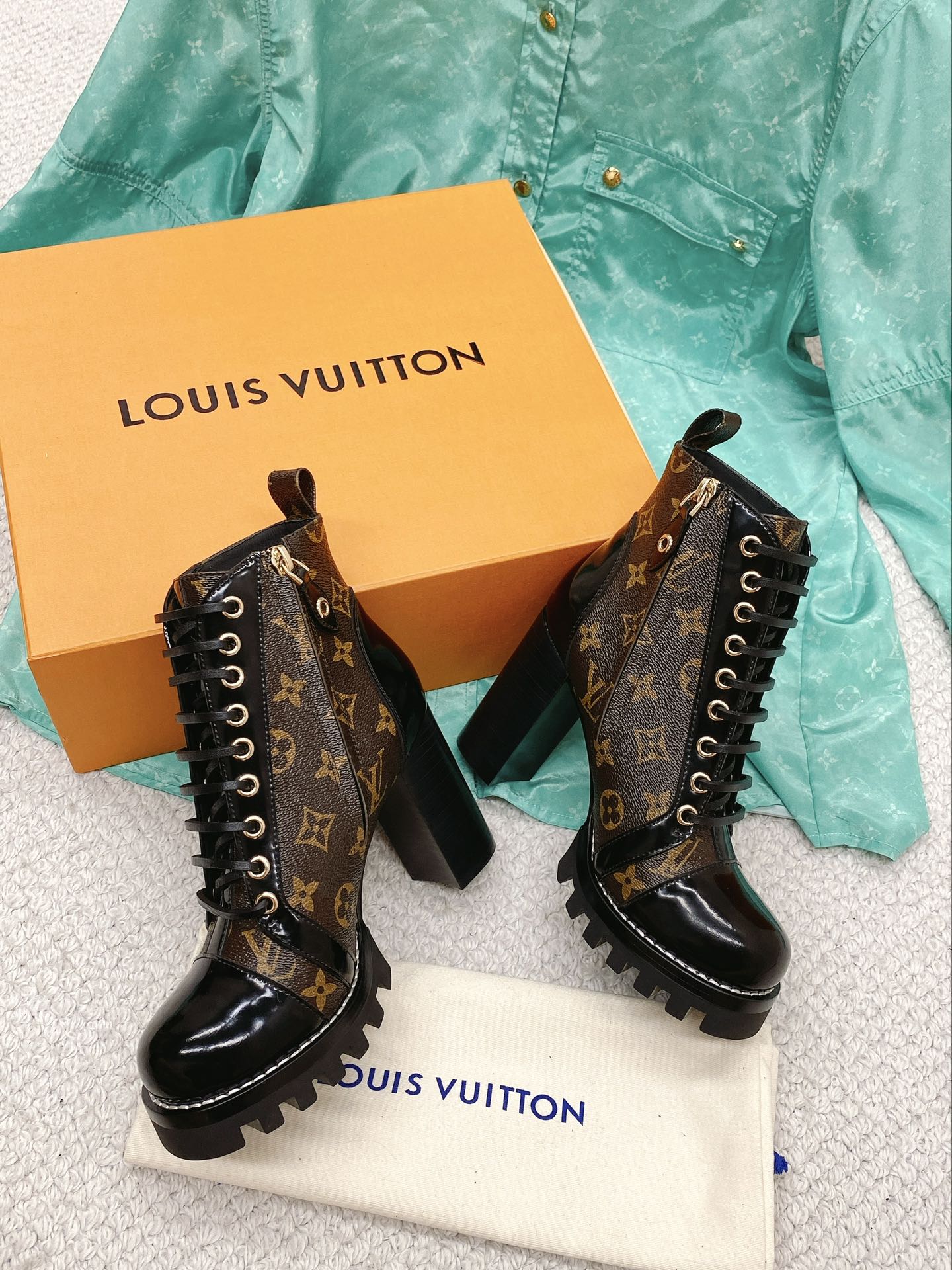 Luxury Shoes - LU-V - 575