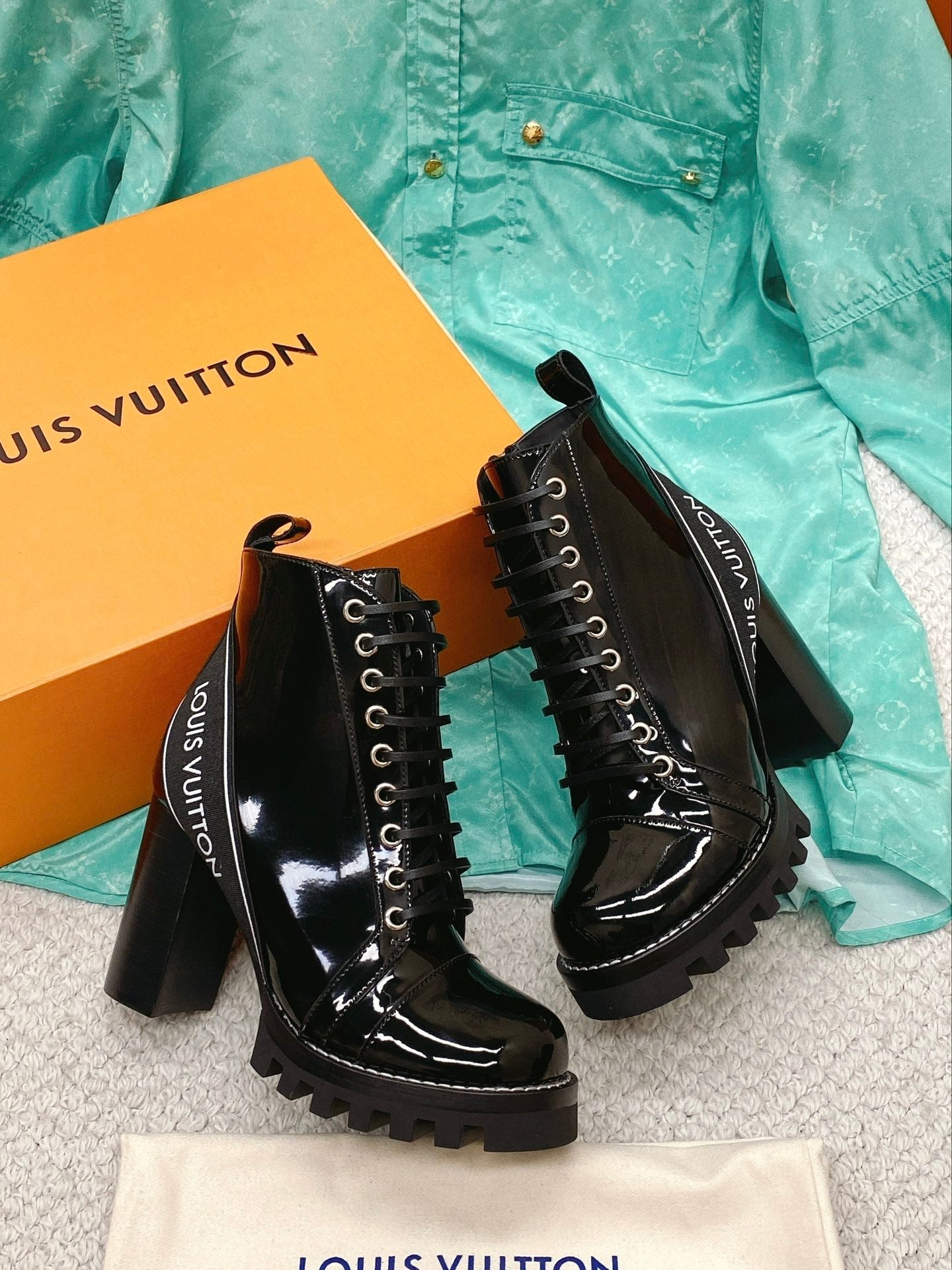 Luxury Shoes - LU-V - 572