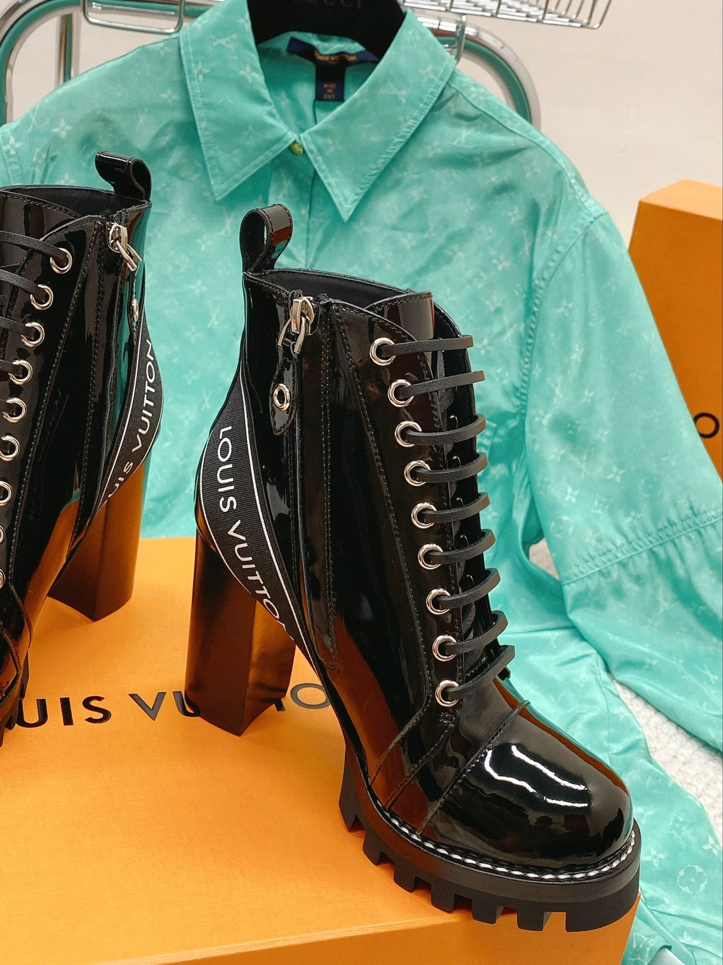 Luxury Shoes - LU-V - 572