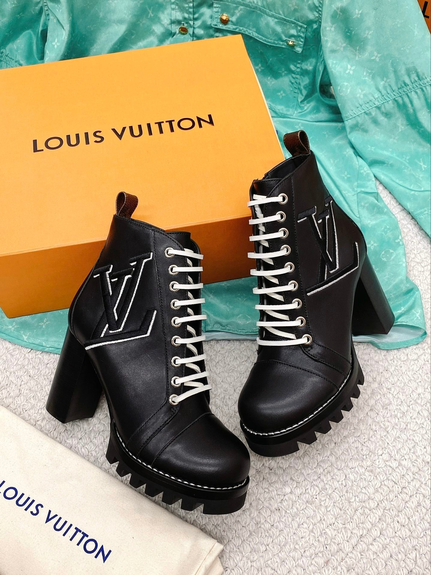 Luxury Shoes - LU-V - 574