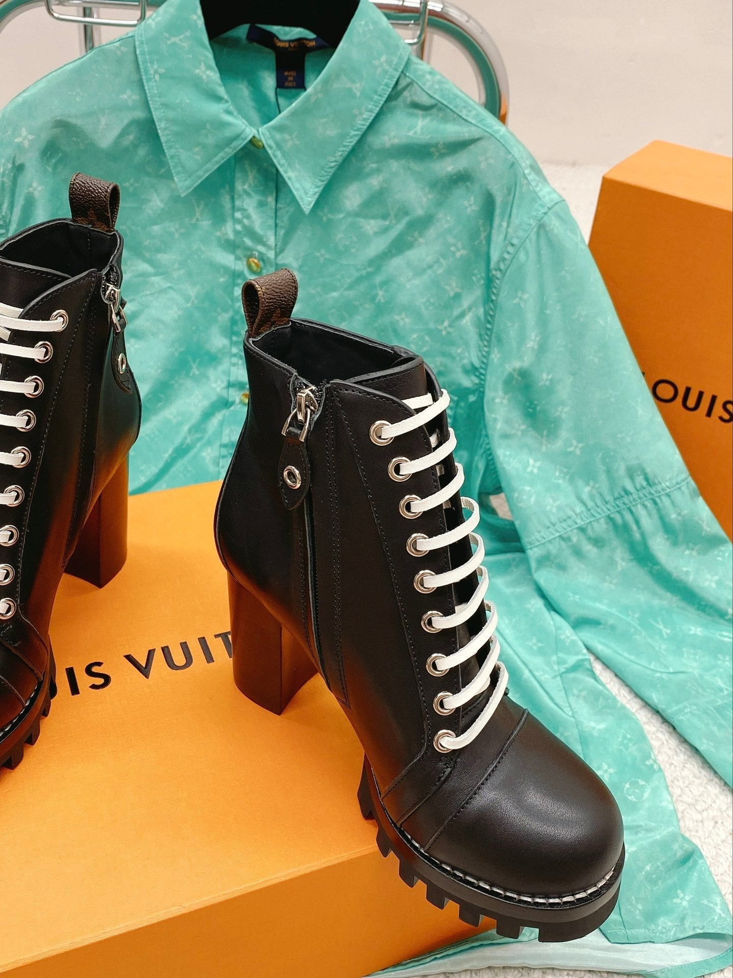 Luxury Shoes - LU-V - 574