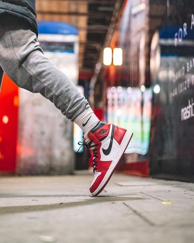 Designer RED Black White Jordan 1 CHICAGO High Q AJ1 UNISEX ( Customs And Box ), Jordan 1 Sneakers FREE SHIPPING WITH FEDEX