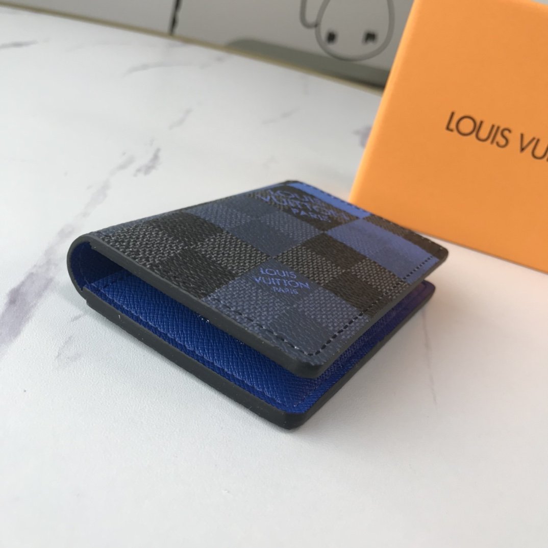 VO - AF Wallets LUV 043