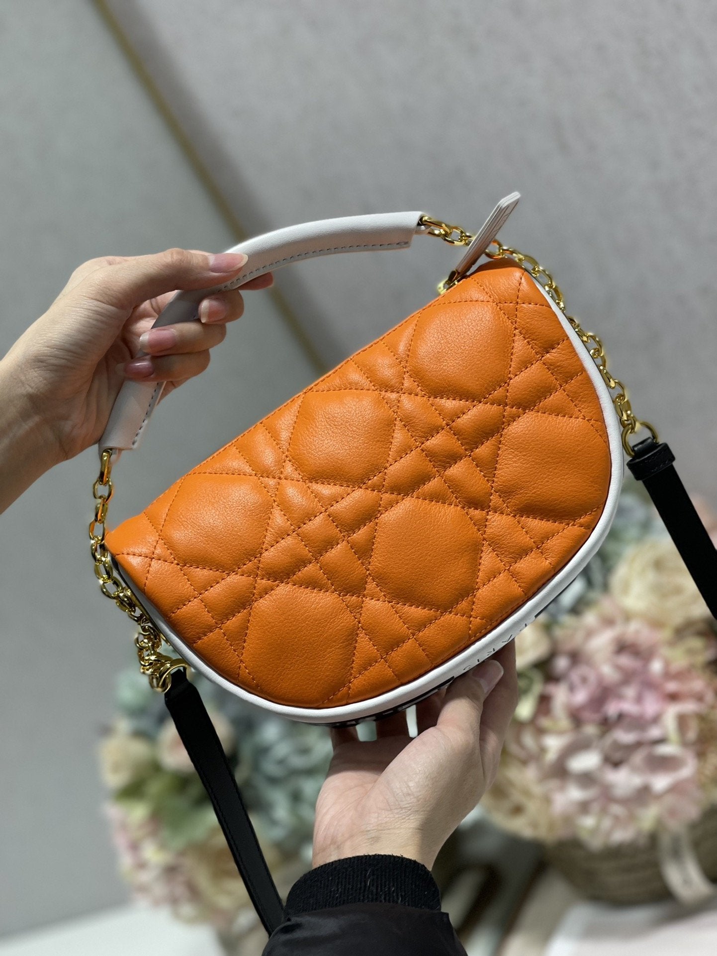 DI Small Vibe Hobo Bag Fluorescent Orange Macrocannage, Orange Handbags, Crossbody Bags, 20cm CD M7200ODDO_M057