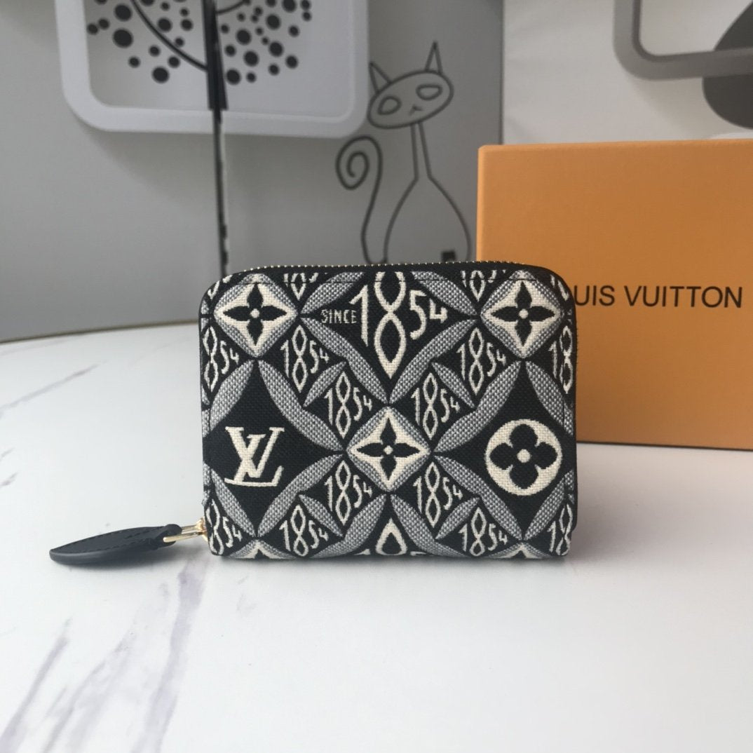 VO - AF Wallets LUV 023