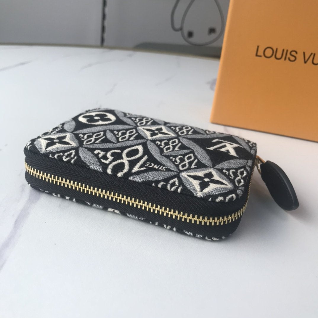 VO - AF Wallets LUV 023