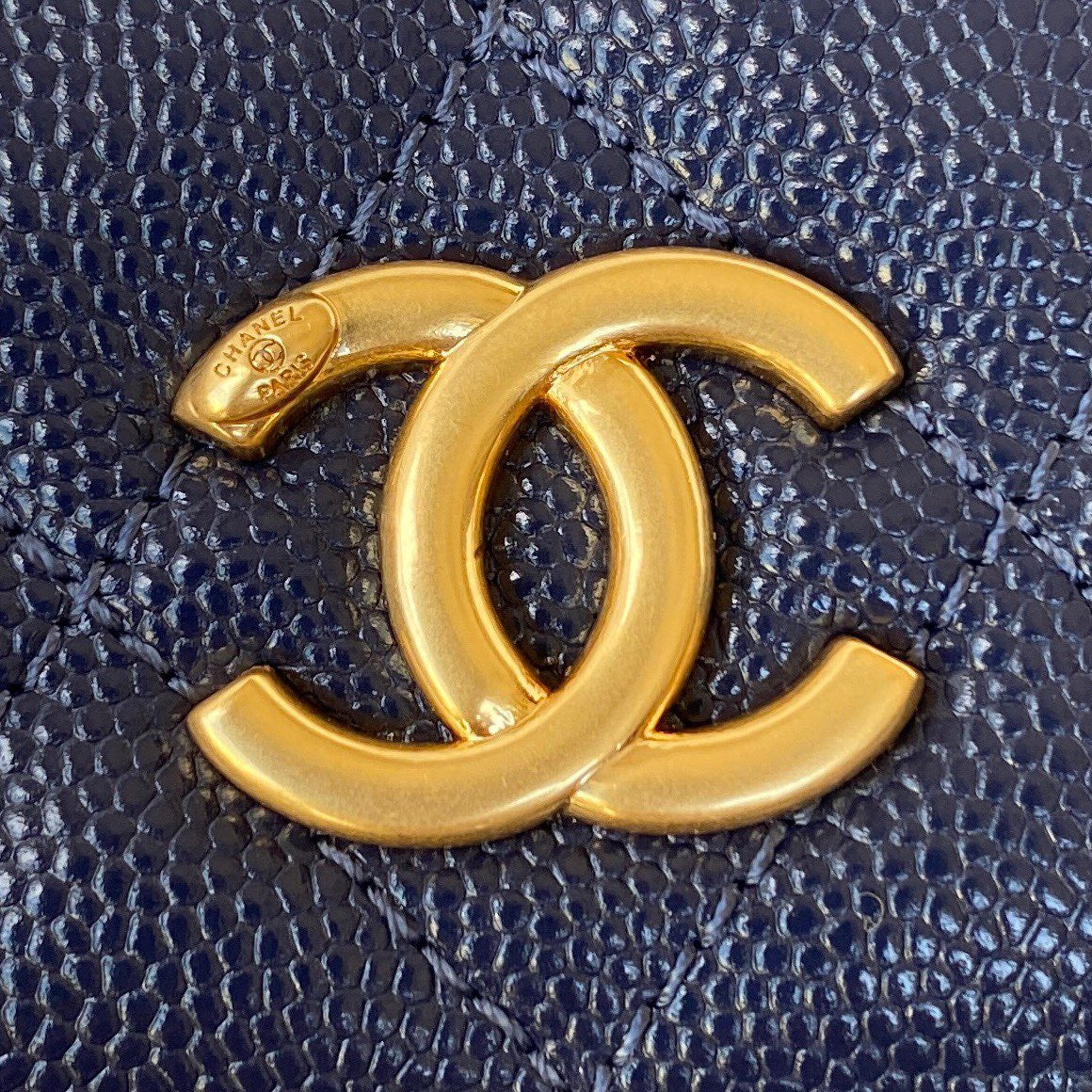 Chanel Clutch With Chain Gold Hardware Grained Shinny Navy Blue For Women, Women&#8217;s Handbags, Shoulder Bags 4.7in/12cm AP2857