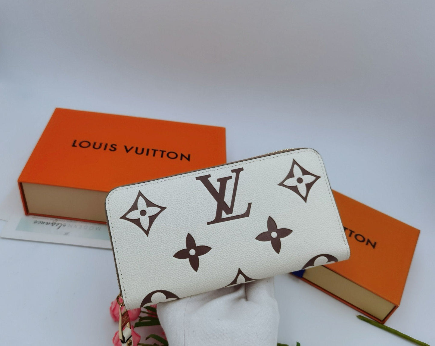 VO - AF Wallets LUV 002