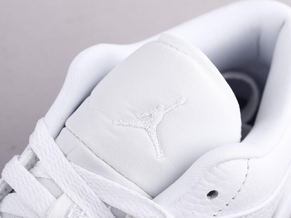 VO - AJ1 pure white