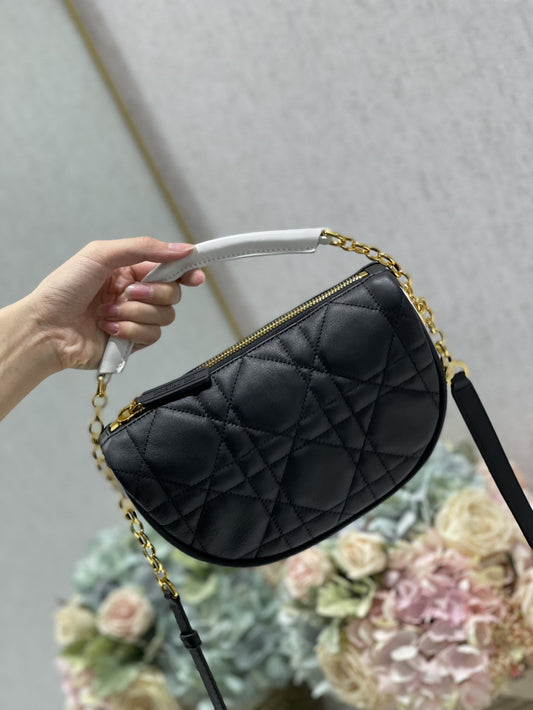 DI Small Vibe Hobo Bag Black Cannage, Black Handbags, Crossbody Bags, 20cm CD M7200ONOA_M911