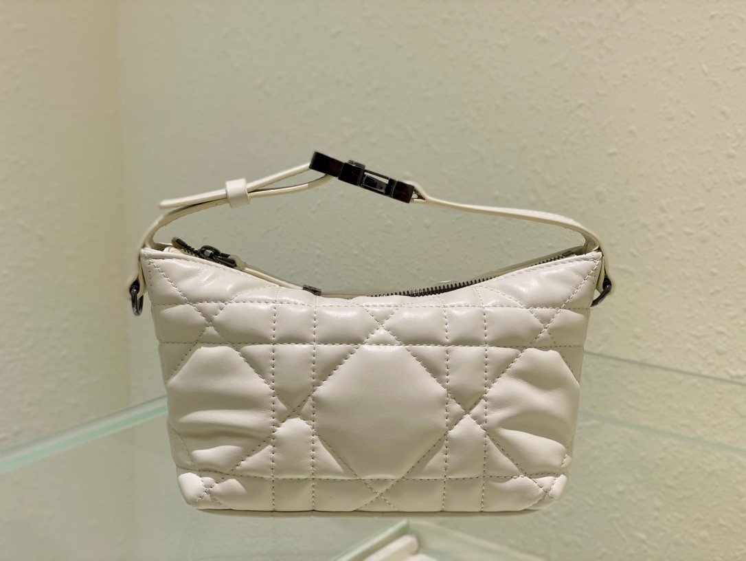 DI Small DYORTravel Nomad Pouch White, For Women, Women’s Handbags 6in/15cm CD S5553BMIG_M030