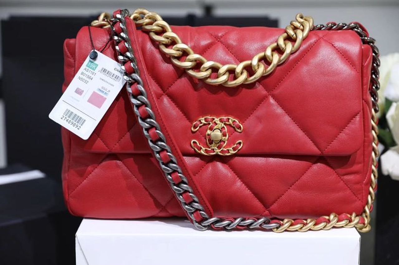 CHL 19 Handbag 26cm Red For Women AS1160