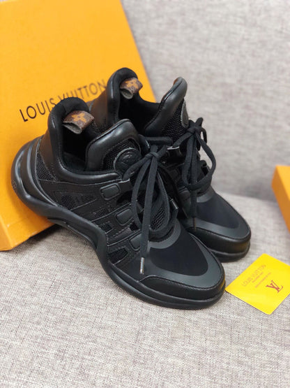 VO - LUV Archlight Full Black Sneaker