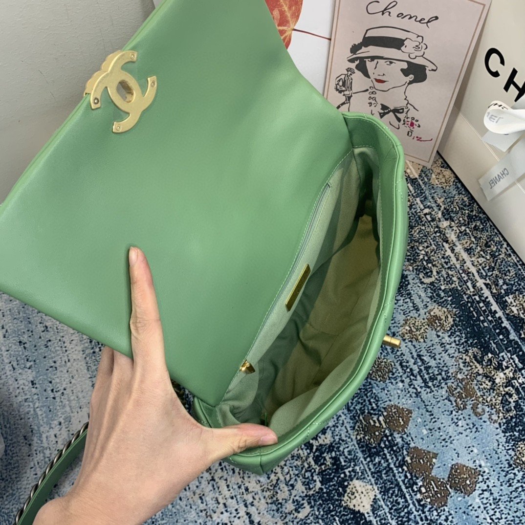 CHL 19 Flap Bag Gold Hardware Green For Women, Women&#8217;s Handbags, Shoulder Bags 10.2in/26cm AS1160