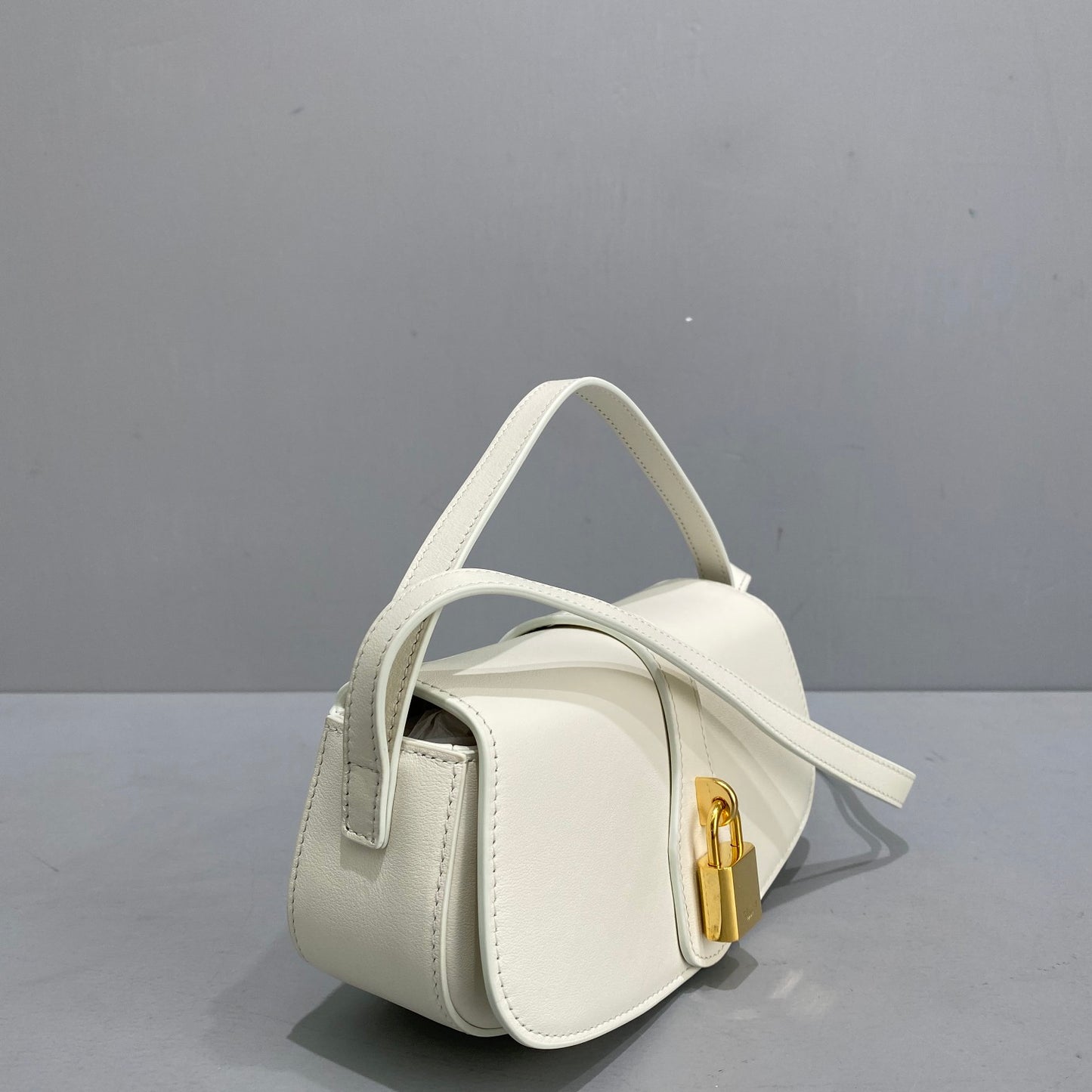 CE Clutch On Strap White For Women 7in/18cm 10I593DQ1.01OP