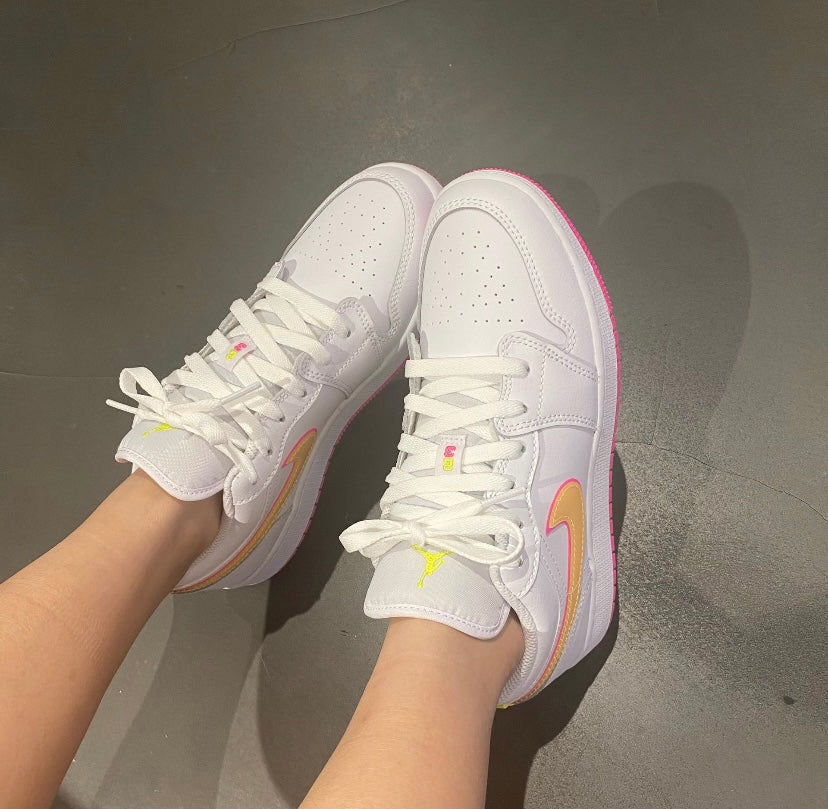 VO - AJ1 White and yellow powder candy