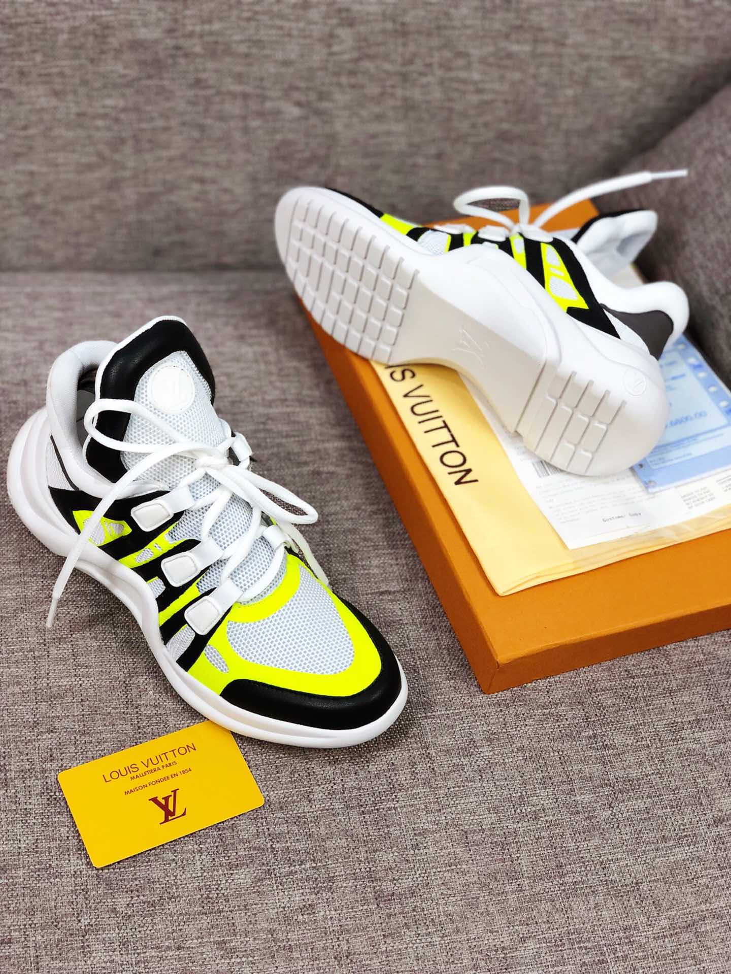 VO - LUV Archlight Black White Yellow Sneaker