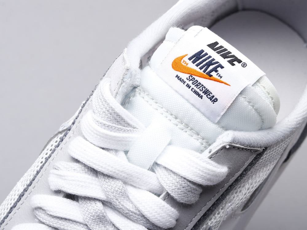 VO -NKE Waffle off-white