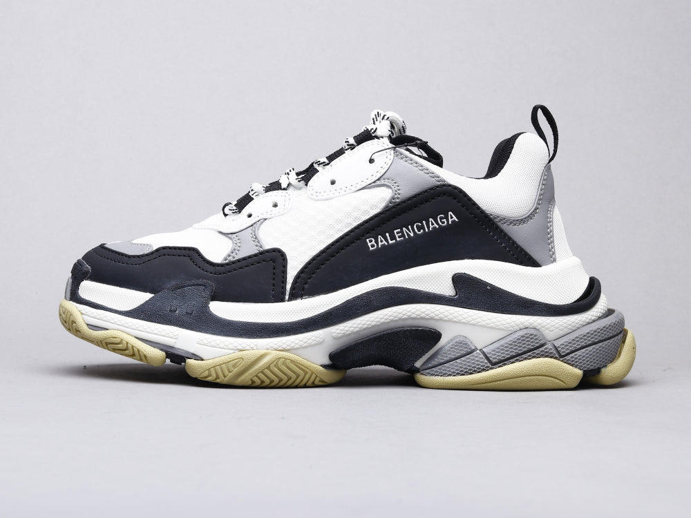 VO - Bla Triple-S Black And White Sneaker